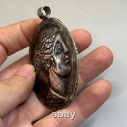 Beau pendentif ancien en argent massif grec romain avec image roi