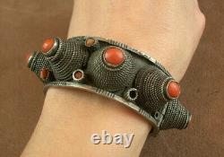 Bel Important Bracelet Ancien Berbere Kabyle En Argent Et Corail
