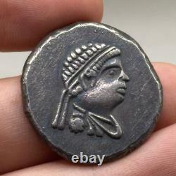 Belle Pièce Ancienne Romaine Grecque En Argent Massif En Bon Etat