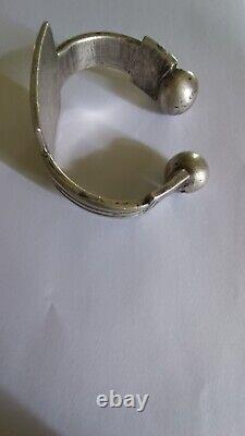 Bracelet ancien en argent massif