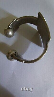 Bracelet ancien en argent massif