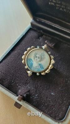 Broche miniature ancienne XIXe siècle en vermeil (argent massif) peinte sur nacr