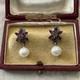 Emeraude, Grenat, Perle, Anciennes Boucles D'oreilles Or Blanc / Argent