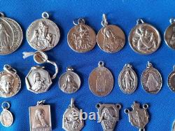 Lot De 32 Medailles Religieuses Anciennes En Argent Massif N°8