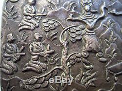 Magnifique et ancienne boite décorée en argent massif Siam Thailande 19e