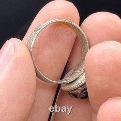Magnifique et belle bague légionnaire romaine ancienne unique en argent massif