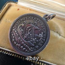 Pendentif Ancien en Argent Saint Georges terrassant le dragon et Navire