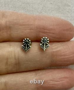 Saphir Véritable Fleur Jolies Anciennes Boucles D'oreilles En Argent Massif