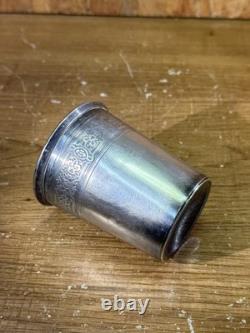 Timbale ancienne en argent massif Minerve 63,6 g H 8 cm