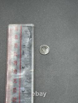 Très ancienne pièce romaine authentique unique visage roi en argent massif